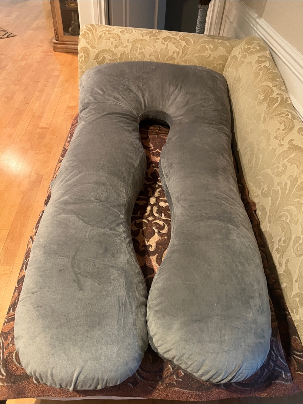 Full-Body U-Shaped Pregnancy Support Pillow - Gray